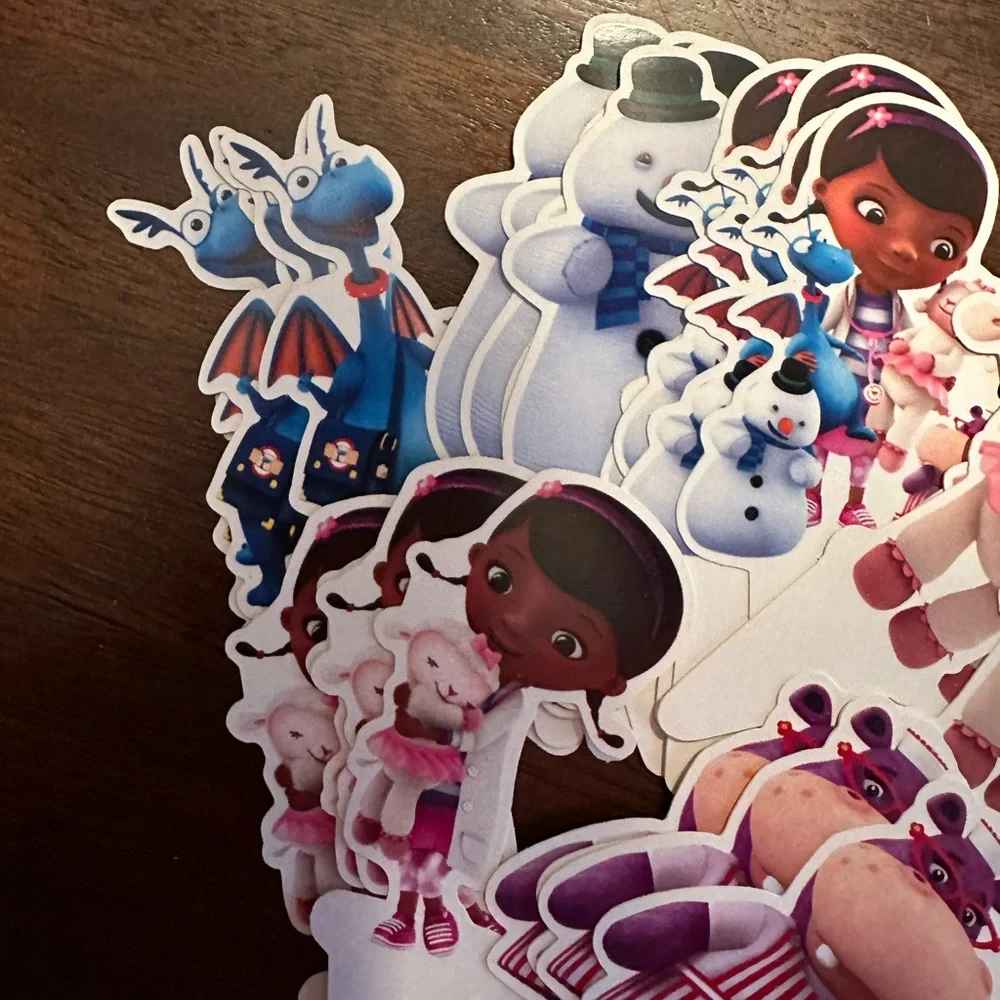 Doc McStuffins cup cake toppers